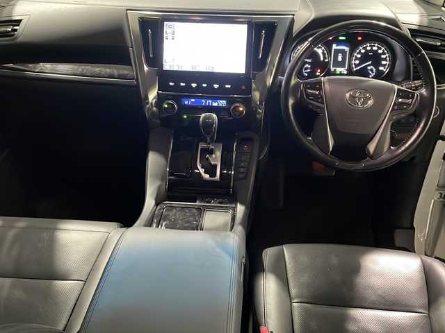 トヨタ アルファードハイブリット SR Cパッケージ 東京都 2019(令1)年 4.4万km ホワイトパールクリスタルシャイン ワンオーナー/純正メモリナビ（ＮＳＺＮ－Ｚ６８Ｔ）/フルタイム４ＷＤ/ビルトイン2.0ETC/純正アルミホイール/フルセグテレビ/バックカメラ/両側パワースライドドア/後席フリップダウンモニター/プッシュスタート/Bluetooth接続/ブレーキホールド/電動パーキングブレーキ/電動格納ミラー/パワーゲート/デジタルインナーミラー/ドライブレコーダー/シートヒーター/エアシート/オートマチックハイビーム/オートライト/盗難防止装置/横滑り防止装置/１５００W/100V充電/クルーズコントロール/LEDヘッドライト/カーテンエアバッグ/レーンアシスト/コーナーセンサー