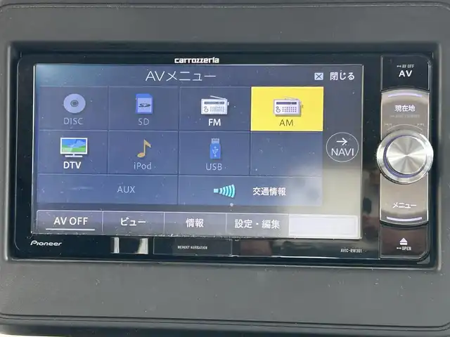 スズキ スペーシア HYBRID G 和歌山県 2018(平30)年 2.6万km ピュアホワイトP carrozzaria製ナビ(ワンセグTV/CD/DVD/FM/AM/SD/USB/AUX/iPod)/ワンオーナー/バックカメラ/両側イージースライドドア/ドライブレコーダー/アイドリングストップ/コーナーセンサー/レーンキープ/横滑り防止装置/衝突被害軽減ブレーキ/PWR/純正ドアバイザー/純正フロアマット/取扱説明書/保証書