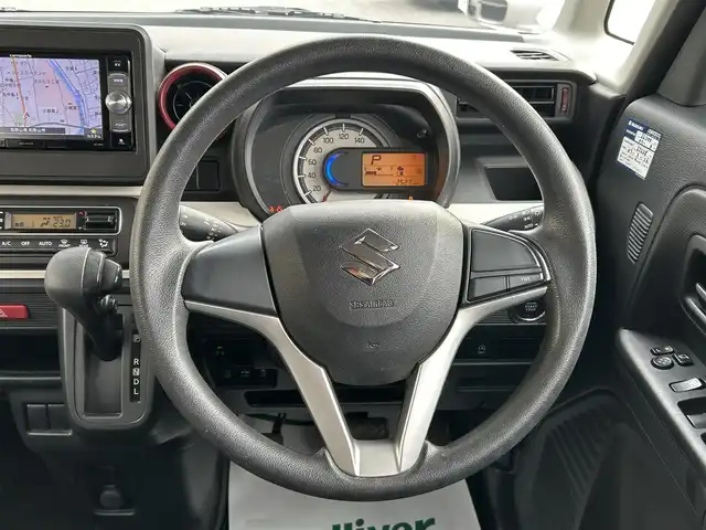 スズキ スペーシア HYBRID G 和歌山県 2018(平30)年 2.6万km ピュアホワイトP carrozzaria製ナビ(ワンセグTV/CD/DVD/FM/AM/SD/USB/AUX/iPod)/ワンオーナー/バックカメラ/両側イージースライドドア/ドライブレコーダー/アイドリングストップ/コーナーセンサー/レーンキープ/横滑り防止装置/衝突被害軽減ブレーキ/PWR/純正ドアバイザー/純正フロアマット/取扱説明書/保証書