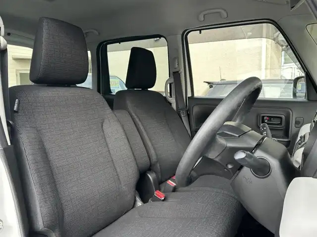 スズキ スペーシア HYBRID G 和歌山県 2018(平30)年 2.6万km ピュアホワイトP carrozzaria製ナビ(ワンセグTV/CD/DVD/FM/AM/SD/USB/AUX/iPod)/ワンオーナー/バックカメラ/両側イージースライドドア/ドライブレコーダー/アイドリングストップ/コーナーセンサー/レーンキープ/横滑り防止装置/衝突被害軽減ブレーキ/PWR/純正ドアバイザー/純正フロアマット/取扱説明書/保証書