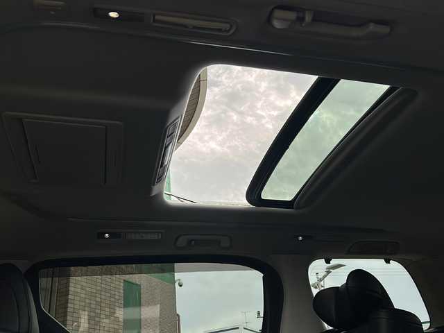 トヨタ アルファード S Cパッケージ 静岡県 2019(平31)年 8.1万km ホワイトパールクリスタルシャイン 純正SDナビ/・CD/・DVD/・フルセグＴＶ/・Bluetooth/・USB/・AM/・FM/主要装備/・両側パワスラ/・フリップダウンモニター/・サンルーフ/・衝突軽減/・レーンキープ/・追従クルコン/・コーナーセンサー後/・バックカメラ/・ETC2.0/・デジタルインナーミラー/・ドラレコ前後/・レザーシート/・パワーシート/・シートヒーターD/N席/・エアシートD/N席/・ハンドルヒーター/・ステリモ/・LEDヘッドライト/・オートライト/・オートハイビーム/・純正フロアマット/・純正アルミホイール