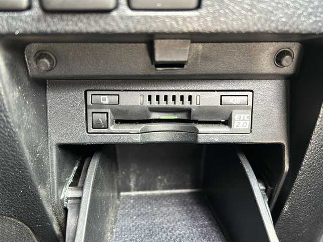 トヨタ アルファード S Cパッケージ 静岡県 2019(平31)年 8.1万km ホワイトパールクリスタルシャイン 純正SDナビ/・CD/・DVD/・フルセグＴＶ/・Bluetooth/・USB/・AM/・FM/主要装備/・両側パワスラ/・フリップダウンモニター/・サンルーフ/・衝突軽減/・レーンキープ/・追従クルコン/・コーナーセンサー後/・バックカメラ/・ETC2.0/・デジタルインナーミラー/・ドラレコ前後/・レザーシート/・パワーシート/・シートヒーターD/N席/・エアシートD/N席/・ハンドルヒーター/・ステリモ/・LEDヘッドライト/・オートライト/・オートハイビーム/・純正フロアマット/・純正アルミホイール