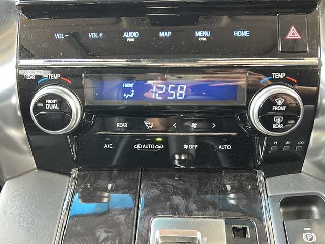 トヨタ アルファード S Cパッケージ 静岡県 2019(平31)年 8.1万km ホワイトパールクリスタルシャイン 純正SDナビ/・CD/・DVD/・フルセグＴＶ/・Bluetooth/・USB/・AM/・FM/主要装備/・両側パワスラ/・フリップダウンモニター/・サンルーフ/・衝突軽減/・レーンキープ/・追従クルコン/・コーナーセンサー後/・バックカメラ/・ETC2.0/・デジタルインナーミラー/・ドラレコ前後/・レザーシート/・パワーシート/・シートヒーターD/N席/・エアシートD/N席/・ハンドルヒーター/・ステリモ/・LEDヘッドライト/・オートライト/・オートハイビーム/・純正フロアマット/・純正アルミホイール