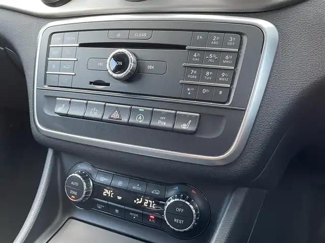 メルセデス・ベンツ ＣＬＡ１８０ AMG スタイル 道央・札幌 2015(平27)年 7万km シルバー 純正HDDナビ(AM/FM/CD/DVD/BT)/ワンセグテレビ(走行中視聴可能)/バックカメラ/アダプティブクルーズコントロール/アイドリングストップ/ウィンカーミラー/サンルーフ/プッシュスタート/パワーバックドア/パワーシート/シートメモリー/前席シートヒーター/ステアリングリモコン/パドルシフト/純正フロアマット/オートライト/横滑り防止装置/積込冬タイヤ/　　(205/５５R16 21mm溝7mm)