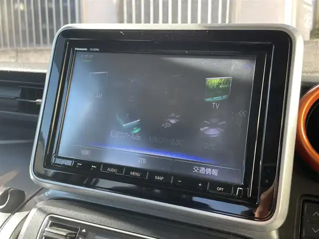 スズキ スペーシア ギア HYBRID XZターボ 道央・札幌 2019(平31)年 3.2万km フェニックスレッドパール/ガンメタリック2トーンルーフ ワンオーナー/4WD/ターボ/全方位モニター用カメラパッケージ/・ヘッドアップディスプレイ/・全方位モニター用カメラ/ガンメタリック2トーンルーフ/純正メモリナビ（Panasonic/CN-RZ846)/(フルセグTV/CD/DVD/Bluetooth）/バックカメラ/サイドカメラ/セーフティーサポート/・デュアルセンサーブレーキサポート/・車線逸脱警報機能/・リアパーキングセンサー/・後退時ブレーキサポート/・ハイビームアシスト/フリップダウンモニター(ALPINE)/クルーズコントロール/両側パワースライドドア/シートヒーター(運転席＆助手席)/ETC/パドルシフト/オートライト/スペアキー×1/取扱説明書/保証書