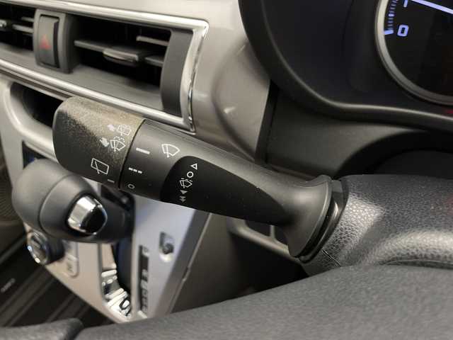 ダイハツ キャスト スタイル X SAⅢ 長野県 2018(平30)年 1.6万km ファイアークォーツレッドM 4WD/衝突被害軽減システム/レーンディパーチャーアラート/盗難防止装置/純正オーディオ（型番：CC-W６７D）/オートマチックハイビーム/オートライト/社外15インチアルミホイール/純正フロアマット/オートエアコン/純正ドアバイザー/電動格納ミラー/ライトレベライザー/スマートキー/スペアキー