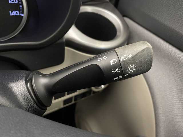 ダイハツ キャスト スタイル X SAⅢ 長野県 2018(平30)年 1.6万km ファイアークォーツレッドM 4WD/衝突被害軽減システム/レーンディパーチャーアラート/盗難防止装置/純正オーディオ（型番：CC-W６７D）/オートマチックハイビーム/オートライト/社外15インチアルミホイール/純正フロアマット/オートエアコン/純正ドアバイザー/電動格納ミラー/ライトレベライザー/スマートキー/スペアキー