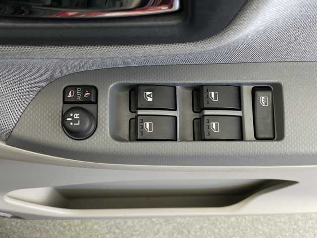 ダイハツ キャスト スタイル X SAⅢ 長野県 2018(平30)年 1.6万km ファイアークォーツレッドM 4WD/衝突被害軽減システム/レーンディパーチャーアラート/盗難防止装置/純正オーディオ（型番：CC-W６７D）/オートマチックハイビーム/オートライト/社外15インチアルミホイール/純正フロアマット/オートエアコン/純正ドアバイザー/電動格納ミラー/ライトレベライザー/スマートキー/スペアキー