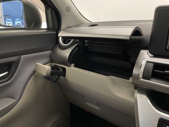 ダイハツ キャスト スタイル X SAⅢ 長野県 2018(平30)年 1.6万km ファイアークォーツレッドM 4WD/衝突被害軽減システム/レーンディパーチャーアラート/盗難防止装置/純正オーディオ（型番：CC-W６７D）/オートマチックハイビーム/オートライト/社外15インチアルミホイール/純正フロアマット/オートエアコン/純正ドアバイザー/電動格納ミラー/ライトレベライザー/スマートキー/スペアキー