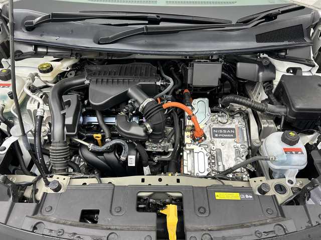 日産 ノート X 三重県 2022(令4)年 2.1万km ピュアホワイトパール /禁煙車//社外ナビ//Bluetooth//iPod//フルセグ//CD/DVD//アラウンドビューモニター//ブラインドスポットモニター//インテリジェントルームミラー//エマージェンシーブレーキ//前後ドライブレコーダー//電動パーキング//オートライト//オートハイビーム//レーンキープアシスト//衝突軽減ブレーキ//電動格納ミラー//プッシュスタート//スマートキー