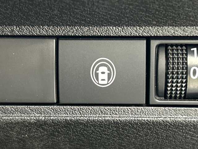 日産 ノート X 三重県 2022(令4)年 2.1万km ピュアホワイトパール /禁煙車//社外ナビ//Bluetooth//iPod//フルセグ//CD/DVD//アラウンドビューモニター//ブラインドスポットモニター//インテリジェントルームミラー//エマージェンシーブレーキ//前後ドライブレコーダー//電動パーキング//オートライト//オートハイビーム//レーンキープアシスト//衝突軽減ブレーキ//電動格納ミラー//プッシュスタート//スマートキー