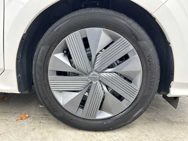 日産 ノート X 三重県 2022(令4)年 2.1万km ピュアホワイトパール /禁煙車//社外ナビ//Bluetooth//iPod//フルセグ//CD/DVD//アラウンドビューモニター//ブラインドスポットモニター//インテリジェントルームミラー//エマージェンシーブレーキ//前後ドライブレコーダー//電動パーキング//オートライト//オートハイビーム//レーンキープアシスト//衝突軽減ブレーキ//電動格納ミラー//プッシュスタート//スマートキー