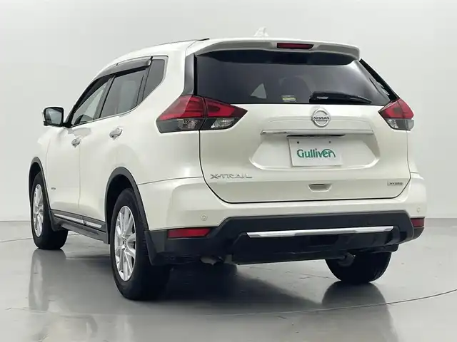 日産 エクストレイル ハイブリッド 20X 熊本県 2018(平30)年 3.7万km ブリリアントホワイトパール エマージェンシーブレーキ/純正SDナビMM317D-W（CD・DVD・B・フルセグ・SD・AUX・ipod）/アラウンドビューモニター/ビルトインETC/パワーバックドア/撥水シート/全席シートヒーター/前後クリアランスソナー/デジタルインナーミラー/衝突軽減ブレーキ/ステアリングスイッチ/横滑り防止装置/純正フロアマット/純正17インチAW/オートライト/LEDヘッドライト/オートマチックハイビーム/スマートキー/プッシュスタート