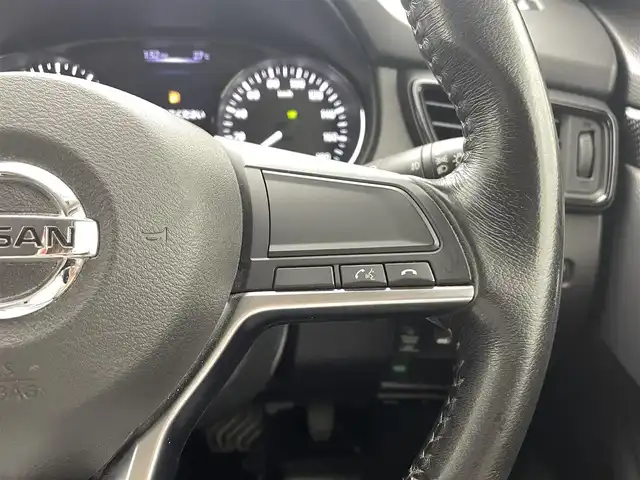 日産 エクストレイル ハイブリッド 20X 熊本県 2018(平30)年 3.7万km ブリリアントホワイトパール エマージェンシーブレーキ/純正SDナビMM317D-W（CD・DVD・B・フルセグ・SD・AUX・ipod）/アラウンドビューモニター/ビルトインETC/パワーバックドア/撥水シート/全席シートヒーター/前後クリアランスソナー/デジタルインナーミラー/衝突軽減ブレーキ/ステアリングスイッチ/横滑り防止装置/純正フロアマット/純正17インチAW/オートライト/LEDヘッドライト/オートマチックハイビーム/スマートキー/プッシュスタート
