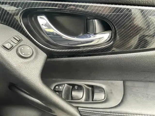 日産 エクストレイル ハイブリッド 20X 熊本県 2018(平30)年 3.7万km ブリリアントホワイトパール エマージェンシーブレーキ/純正SDナビMM317D-W（CD・DVD・B・フルセグ・SD・AUX・ipod）/アラウンドビューモニター/ビルトインETC/パワーバックドア/撥水シート/全席シートヒーター/前後クリアランスソナー/デジタルインナーミラー/衝突軽減ブレーキ/ステアリングスイッチ/横滑り防止装置/純正フロアマット/純正17インチAW/オートライト/LEDヘッドライト/オートマチックハイビーム/スマートキー/プッシュスタート