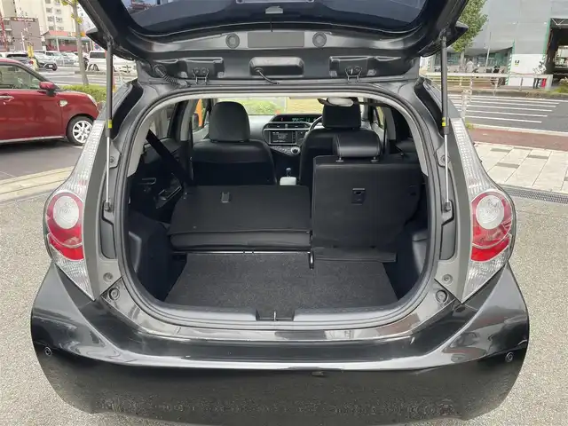 トヨタ アクア G ブラックソフトレザーセレ 兵庫県 2013(平25)年 10.3万km ブラックマイカ (株)IDOMが運営する【じしゃロン西宮店】の自社ローン専用車両になります。こちらは現金またはオートローンご利用時の価格です。自社ローンご希望の方は別途その旨お申付け下さい/メモリナビ/フルセグテレビ/バックカメラ/アイドリングストップ/プッシュスタート/ETC