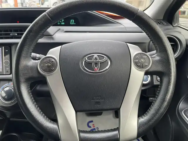 トヨタ アクア G ブラックソフトレザーセレ 兵庫県 2013(平25)年 10.3万km ブラックマイカ (株)IDOMが運営する【じしゃロン西宮店】の自社ローン専用車両になります。こちらは現金またはオートローンご利用時の価格です。自社ローンご希望の方は別途その旨お申付け下さい/メモリナビ/フルセグテレビ/バックカメラ/アイドリングストップ/プッシュスタート/ETC