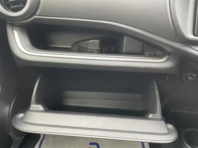 トヨタ アクア G ブラックソフトレザーセレ 兵庫県 2013(平25)年 10.3万km ブラックマイカ (株)IDOMが運営する【じしゃロン西宮店】の自社ローン専用車両になります。こちらは現金またはオートローンご利用時の価格です。自社ローンご希望の方は別途その旨お申付け下さい/メモリナビ/フルセグテレビ/バックカメラ/アイドリングストップ/プッシュスタート/ETC