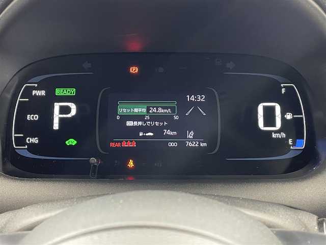 トヨタ アクア GRスポーツ 滋賀県 2024(令6)年 0.8万km パールⅡ 禁煙車/純正ディスプレオーディオ/Bluetooth/USB/パノラミックビューモニター/セーフティセンス/パーキングサポートブレーキ/ビルトインETC/ハーフレザーシート/D/N席シートヒーター /LEDヘッドライト/フォグランプ/オートライト/プッシュスタート /スマートキー/スペアキー/電格ウィンカーミラー