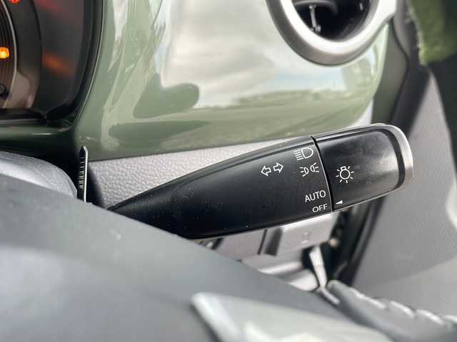 スズキ ハスラー Jスタイル 沖縄県 2015(平27)年 8.4万km クールカーキパールメタリック/ホワイト2トーンルーフ 県外仕入/禁煙車/社外ナビ/CD/SD/BT/ワンセグ/レーダーブレーキサポート/ビルトインETC/横滑り防止装置/アイドリングストップ/シートヒーター/HIDヘッドライト/オートライト/純正フロアマット/プッシュスタート/スマートキー/スペアキー/取扱説明書/保証書/記録簿