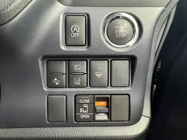 トヨタ ヴォクシー ZS 愛知県 2016(平28)年 3.1万km ボルドーマイカメタリック 純正ナビ/バックカメラ/フルセグTV/レーンキープ/Bluetooth/ドライブレコーダー/片側パワースライドドア/純正フロアマット/オートライト/オートマチックハイビーム/先行車発信告知/ドアバイザー/純正LEDライト/衝突軽減システム/3列シート