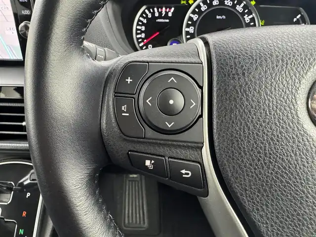 トヨタ ヴォクシー ZS 愛知県 2016(平28)年 3.1万km ボルドーマイカメタリック 純正ナビ/バックカメラ/フルセグTV/レーンキープ/Bluetooth/ドライブレコーダー/片側パワースライドドア/純正フロアマット/オートライト/オートマチックハイビーム/先行車発信告知/ドアバイザー/純正LEDライト/衝突軽減システム/3列シート