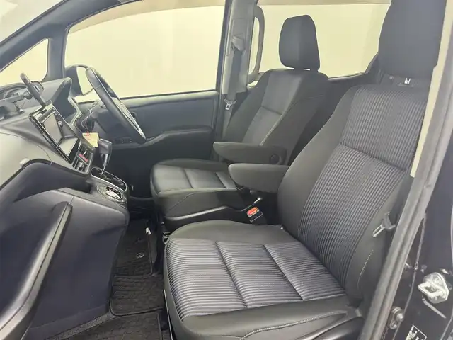 トヨタ ヴォクシー ZS 愛知県 2016(平28)年 3.1万km ボルドーマイカメタリック 純正ナビ/バックカメラ/フルセグTV/レーンキープ/Bluetooth/ドライブレコーダー/片側パワースライドドア/純正フロアマット/オートライト/オートマチックハイビーム/先行車発信告知/ドアバイザー/純正LEDライト/衝突軽減システム/3列シート