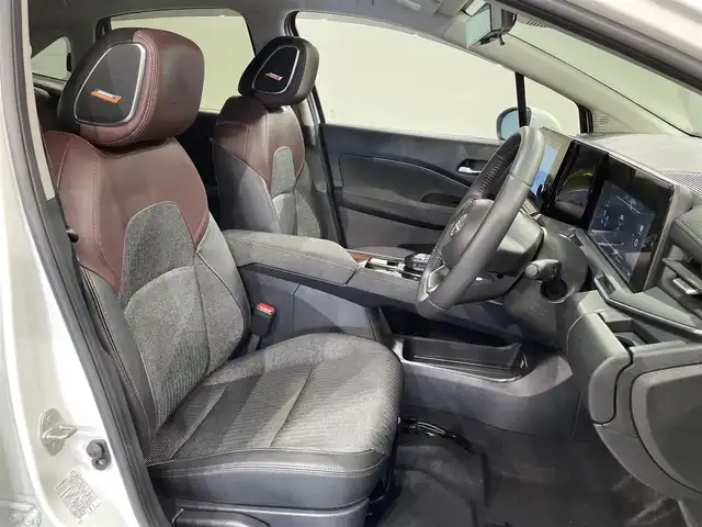 日産 オーラ G 愛知県 2022(令4)年 4.3万km ピュアホワイトパール 純正９インチナビ/プロパイロット/アラウンドビューモニター/ＢＯＳＥサウンドシステム/寒冷地仕様/衝突軽減ブレーキ/車線逸脱警報/ブラインドスポットモニター/クリアランスソナー/ワイヤレス充電/ハンドルヒーター/シートヒーター/ハーフレザーシート/デジタルインナーミラー/ビルトインＥＴＣ2.0/USB＆HDMI入力端子/ISOFIX/純正17インチアルミホイール