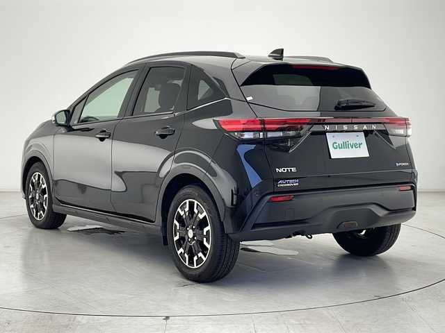 日産 ノート オーテック クロスオーバー 千葉県 2022(令4)年 1.1万km 黒 プロパイロット/衝突軽減装置/レーダークルーズコントロール/レーンキープアシスト/コーナーセンサー前後/純正メモリナビ/全方位カメラ/HDMI/フルセグ/Bluetooth/AppleCarPlay/AndroidAuto/ビルトインETC2.0/シートヒーター（D/N席）/ステアリングヒーター/ワイヤレス充電/ルーフレール/デジタルインナーミラー/LEDヘッドライト/カーテンエアバッグ/純正フロアマット/前方ドライブレコーダー