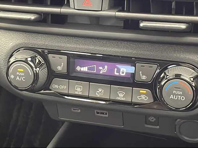 日産 ノート オーテック クロスオーバー 千葉県 2022(令4)年 1.1万km 黒 プロパイロット/衝突軽減装置/レーダークルーズコントロール/レーンキープアシスト/コーナーセンサー前後/純正メモリナビ/全方位カメラ/HDMI/フルセグ/Bluetooth/AppleCarPlay/AndroidAuto/ビルトインETC2.0/シートヒーター（D/N席）/ステアリングヒーター/ワイヤレス充電/ルーフレール/デジタルインナーミラー/LEDヘッドライト/カーテンエアバッグ/純正フロアマット/前方ドライブレコーダー