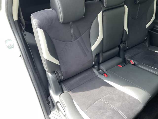 トヨタ プリウス α S ツーリングセレクション G’s 愛知県 2015(平27)年 8.4万km ホワイトパールクリスタルシャイン ・ワンオーナー/・コムテックレーダー探知機（ZERO 3V）/・純正SDメモリーナビ/・バックカメラ/・フルセグTV/・CD/DVD再生/・ミュージックサーバー（SD録音）/・Bluetooth接続/・ハーフレザーシート/・純正フロアマット/・純正18インチアルミホイール/・LEDヘッドライト/・ドライブレコーダー（前）/・スマートキー/・プッシュスタート