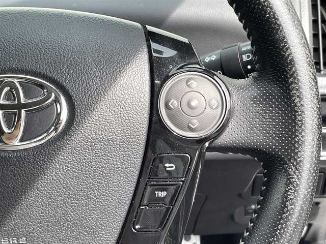 トヨタ プリウス α S ツーリングセレクション G’s 愛知県 2015(平27)年 8.4万km ホワイトパールクリスタルシャイン ・ワンオーナー/・コムテックレーダー探知機（ZERO 3V）/・純正SDメモリーナビ/・バックカメラ/・フルセグTV/・CD/DVD再生/・ミュージックサーバー（SD録音）/・Bluetooth接続/・ハーフレザーシート/・純正フロアマット/・純正18インチアルミホイール/・LEDヘッドライト/・ドライブレコーダー（前）/・スマートキー/・プッシュスタート