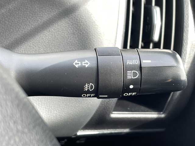 トヨタ プリウス α S ツーリングセレクション G’s 愛知県 2015(平27)年 8.4万km ホワイトパールクリスタルシャイン ・ワンオーナー/・コムテックレーダー探知機（ZERO 3V）/・純正SDメモリーナビ/・バックカメラ/・フルセグTV/・CD/DVD再生/・ミュージックサーバー（SD録音）/・Bluetooth接続/・ハーフレザーシート/・純正フロアマット/・純正18インチアルミホイール/・LEDヘッドライト/・ドライブレコーダー（前）/・スマートキー/・プッシュスタート