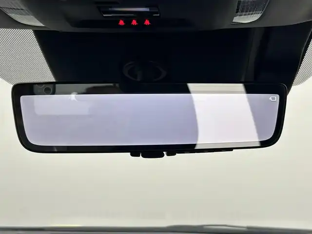 トヨタ プリウス Z 岡山県 2023(令5)年 1.6万km プラチナホワイトパールマイカ 純正12.3インチディスプレイオーディオ	/【ナビ/フルセグ/Bluetooth/Carplay】	/パノラミックビューモニター/追従型クルーズコントロール	/オートハイビーム	/LEDヘッドライト（AUTO機能付き）	/ビルトインETC2.0	/前席シートヒーター	/前席エアシート/ステアリングヒーター/運転席パワーシート	/パワーバックドア/衝突軽減ブレーキシステム	/車線逸脱防止システム	/横滑り防止装置	/踏み間違い防止/ブラインドスポットモニター/ISOFIX/純正19インチアルミ	/コーナーセンサー（前後）	/純正フロアマット	/ステアリングスイッチ/プッシュスタート	/チルトステアリング/シートリフター/ウィンカーミラー/ドアバイザー