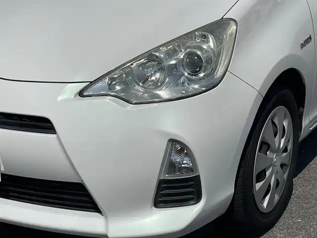 トヨタ アクア G 佐賀県 2012(平24)年 9.4万km ライムホワイトパールクリスタルシャイン （株)IDOMが運営する【じしゃロン佐賀店】の自社ローン専用車両になります。/こちらは現金またはオートローンご利用時の価格です。自社ローンご希望の方は別途その旨お申付け下さい/禁煙車　/ライムホワイトパール　/スマートエントリー　　/純正ナビ／フルセグＴＶ／ＢＴオーディオ　/ＥＴＣ
