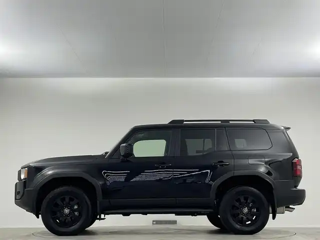 トヨタ ランドクルーザー ２５０ VX ファーストエディション 埼玉県 2024(令6)年 0.8万km ブラック トヨタセーフティセンス　サンルーフ　純正メーカーナビ　フルセグＴＶ　Ｂｌｕｅｔｏｏｔｈ　パノラミックビューモニター　トヨタチームメイト　クーラーボックス　ルーフレール　パワーリヤゲート　ＥＴＣ