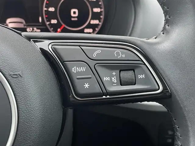 アウディ Ｑ２ 30TFSIスポーツ 東京都 2020(令2)年 2万km グレイシアホワイトメタリック MMIナビ/12セグ/バックカメラ/リバース連動ドアミラー/アドバンスドキー/ACC/レインセンサー/オートホールド/ドライブセレクト/Audiプレセンス/Audiアクティブレーンアシスト/前後パーキングエイド/リア5面フィルム貼り/バックフォグ/純正LEDライト/シートリフター/ヴァーチャルコックピット