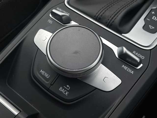 アウディ Ｑ２ 30TFSIスポーツ 東京都 2020(令2)年 2万km グレイシアホワイトメタリック MMIナビ/12セグ/バックカメラ/リバース連動ドアミラー/アドバンスドキー/ACC/レインセンサー/オートホールド/ドライブセレクト/Audiプレセンス/Audiアクティブレーンアシスト/前後パーキングエイド/リア5面フィルム貼り/バックフォグ/純正LEDライト/シートリフター/ヴァーチャルコックピット