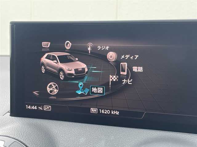 アウディ Ｑ２ 30TFSIスポーツ 東京都 2020(令2)年 2万km グレイシアホワイトメタリック MMIナビ/12セグ/バックカメラ/リバース連動ドアミラー/アドバンスドキー/ACC/レインセンサー/オートホールド/ドライブセレクト/Audiプレセンス/Audiアクティブレーンアシスト/前後パーキングエイド/リア5面フィルム貼り/バックフォグ/純正LEDライト/シートリフター/ヴァーチャルコックピット