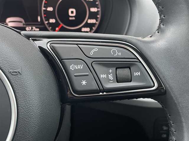 アウディ Ｑ２ 30TFSIスポーツ 東京都 2020(令2)年 2万km グレイシアホワイトメタリック MMIナビ/12セグ/バックカメラ/リバース連動ドアミラー/アドバンスドキー/ACC/レインセンサー/オートホールド/ドライブセレクト/Audiプレセンス/Audiアクティブレーンアシスト/前後パーキングエイド/リア5面フィルム貼り/バックフォグ/純正LEDライト/シートリフター/ヴァーチャルコックピット