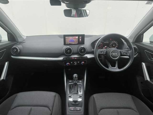 アウディ Ｑ２ 30TFSIスポーツ 東京都 2020(令2)年 2万km グレイシアホワイトメタリック MMIナビ/12セグ/バックカメラ/リバース連動ドアミラー/アドバンスドキー/ACC/レインセンサー/オートホールド/ドライブセレクト/Audiプレセンス/Audiアクティブレーンアシスト/前後パーキングエイド/リア5面フィルム貼り/バックフォグ/純正LEDライト/シートリフター/ヴァーチャルコックピット