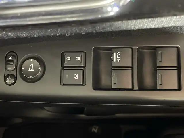 ホンダ Ｎ ＢＯＸ カスタム G ターボパッケージ 福岡県 2013(平25)年 7万km プレミアムホワイトパール ナビ（BT/フルセグ/CDDVD/AMFM）/両側パワースライド/パドルシフト（MT付きAT）/ステアリングスイッチ/衝突被害軽減システム/横滑り防止装置/盗難防止装置/アルミホイール/ETC/クルーズコントロール/スマートキー/エンジンボタン