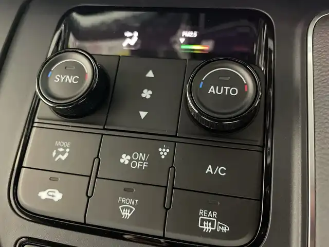 ホンダ ステップワゴン スパーダ eHEV 福岡県 2025(令7)年 0.1千km クリスタルブラックパール 登録済み未使用車純正11型メモリナビ(フルセグTV/DVD/CD/BT)バックモニターホンダセンシングシートヒーターレーダークルコン両側パワスラコーナーセンサーオートブレーキホールドUSBポート電動リアゲート