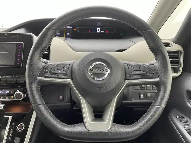 日産 セレナ ハイウェイスター 熊本県 2017(平29)年 5.8万km アズライトブルー 社外ナビ（ＣＤ・ＤＶＤ・フルセグ・ＢＴ）/社外前方ドライブレコーダー　/ビルトインＥＴＣ　/クルーズコントロール　/片側パワースライドドア　/衝突軽減ブレーキ　/横滑り防止　/アイドリングストップ/サーキュレーター/純正フロアマット/純正16インチAW/オートライト/スマートキー/プッシュスタート