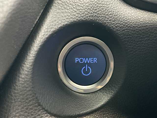 トヨタ カローラ クロス ハイブリッド S 道央・札幌 2022(令4)年 4.5万km アティチュードブラックマイカ ・4WD/・ワンオーナー/・純正9インチディスプレイオーディオ/・BT&Miracast/・ナビキット/・バックカメラ/・プリクラッシュセーフティ/・レーダークルーズコントロール/・コーナーセンサー/・パーキングサポートブレーキ/・クリアランスソナー/・ロードサインアシスト/・車線逸脱警報/・横滑り防止装置/・アイドリングストップ/・ステアリングヒーター/・ステアリングスイッチ/・革巻きステアリング/・社外前後ドライブレコーダー/・ビルトインETC/・ドアミラーヒーター/・フロントワイパーデアイサー/・AC100V/・電格ウィンカーミラー/・ドアバイザー/・LEDヘッドライト/・フォグライト/・オートライト/・オートマチックハイビーム/・スマートキー/・オートリトラミラー