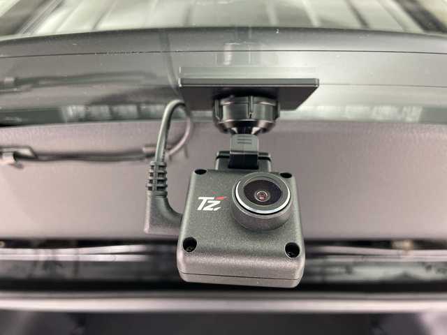 トヨタ カローラ クロス ハイブリッド S 道央・札幌 2022(令4)年 4.5万km アティチュードブラックマイカ ・4WD/・ワンオーナー/・純正9インチディスプレイオーディオ/・BT&Miracast/・ナビキット/・バックカメラ/・プリクラッシュセーフティ/・レーダークルーズコントロール/・コーナーセンサー/・パーキングサポートブレーキ/・クリアランスソナー/・ロードサインアシスト/・車線逸脱警報/・横滑り防止装置/・アイドリングストップ/・ステアリングヒーター/・ステアリングスイッチ/・革巻きステアリング/・社外前後ドライブレコーダー/・ビルトインETC/・ドアミラーヒーター/・フロントワイパーデアイサー/・AC100V/・電格ウィンカーミラー/・ドアバイザー/・LEDヘッドライト/・フォグライト/・オートライト/・オートマチックハイビーム/・スマートキー/・オートリトラミラー