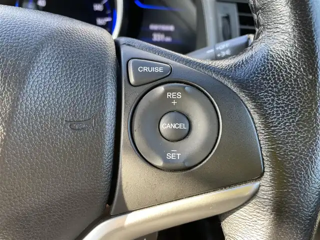 ホンダ フィット ハイブリット Lパッケージ 石川県 2016(平28)年 9.7万km 青 社外メモリーナビ/社外CD/DVD/フルセグTV/バックカメラ/ETC/スマートキー/プッシュスタート/電動ミラー/クルーズコントロール/ハーフレザーシート