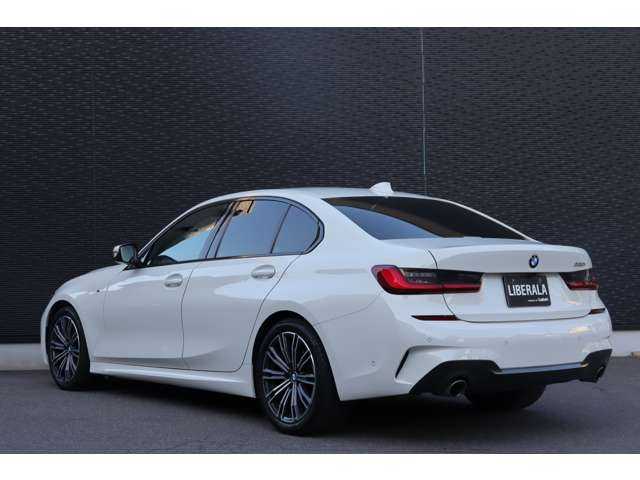 ＢＭＷ ３２０ｉ 大分県 2020(令2)年 6.1万km アルピンホワイトⅢ コンフォートパッケージ/ハイラインパッケージ/アダクティブクルーズコントロール/インテリジェントセーフティ/ブラインドスポットモニター/純正ナビ/Bluetooth/360°/地デジ/スクリーンミラーリンク/ワイヤレス充電/黒本革/パワーシート/シートヒーター/パワーバックドア/フットオープナー/ETC