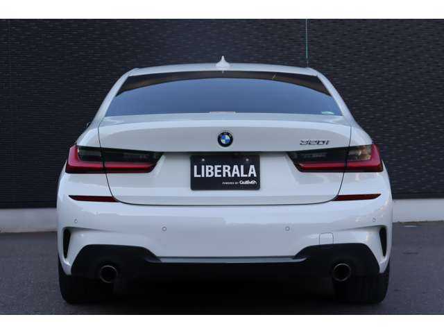 ＢＭＷ ３２０ｉ 大分県 2020(令2)年 6.1万km アルピンホワイトⅢ コンフォートパッケージ/ハイラインパッケージ/アダクティブクルーズコントロール/インテリジェントセーフティ/ブラインドスポットモニター/純正ナビ/Bluetooth/360°/地デジ/スクリーンミラーリンク/ワイヤレス充電/黒本革/パワーシート/シートヒーター/パワーバックドア/フットオープナー/ETC