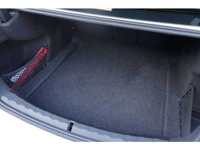 ＢＭＷ ３２０ｉ 大分県 2020(令2)年 6.1万km アルピンホワイトⅢ コンフォートパッケージ/ハイラインパッケージ/アダクティブクルーズコントロール/インテリジェントセーフティ/ブラインドスポットモニター/純正ナビ/Bluetooth/360°/地デジ/スクリーンミラーリンク/ワイヤレス充電/黒本革/パワーシート/シートヒーター/パワーバックドア/フットオープナー/ETC